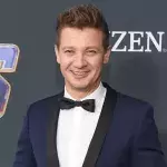 Jeremy Renner: Diese Hollywoodstars besuchten ihn nach seinem Unfall