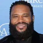 Anthony Anderson muss nach missglückter Kampfszene ins Krankenhaus