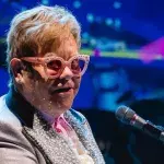 Viel Kunst: Elton John versteigert Inventar seines Hauses in Atlanta
