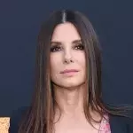 Sandra Bullock verstreut die Asche ihres verstorbenen Partners