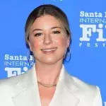 "Revenge"-Star Emily VanCamp wird zum zweiten Mal Mutter
