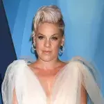 Alt geworden? Pink wehrt sich gegen Kommentar über ihr Aussehen