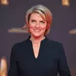 So sehr ähnelt Marietta Slomkas erster Auftritt ihrem heutigen Beauty-Look