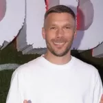 "Eine absolute Sauerei" Lukas Podolski kämpft um das Andenken seiner Oma