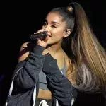 Ariana Grandes Stylist verrät, warum sie immer einen Pferdeschwanz trägt