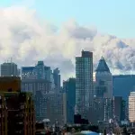 Bei den Anschlägen von 9/11 kommen mindestens 2.989 Menschen ums Leben