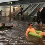 Planschen statt reisen: Schwedischer Bahnhof wird kurzerhand zum Schwimmbad!
