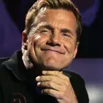 Dieter Bohlen kuschelt zu dritt. Entdecke, in wen er sich verliebt hat!