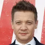"Wichtig": Genesener Jeremy Renner ist wieder Schneepflug gefahren