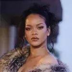 Rihanna: Frau feuert zehn Schüsse auf Rihannas Familienvilla