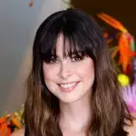 Lena holt sich bei einer Seelenheilerin Lebensrat