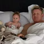 Zu Kind Nummer fünf ist Gordon Ramsay ganz der liebevolle Papa.