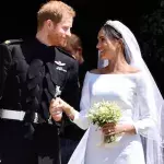 Der wahre Grund, warum Meghan ihren Brautstrauß nicht in die Menge geworfen hat