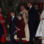 Kate und William mit allen drei Kindern beim Weihnachtskonzert