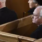 König Carl Gustaf von Schweden bei Staatsbegräbnis in Finnland