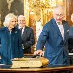 Königspaar Charles und Camilla: Gut gelaunt und volksnah in Hamburg