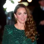 Herzogin Kate begeistert im grünen Pailletten-Kleid