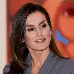 Königin Letizia von Spanien bezaubert mit elegantem Look bei Auftritt in Paris