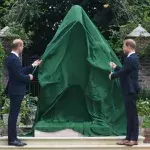 Nach vier Jahren Arbeit ist heute Dianas Statue enthüllt worden