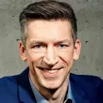 "Menschen, Bilder, Emotionen": Steffen Hallaschka moderiert den RTL-Jahresrückblick!