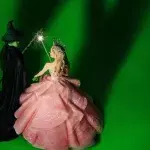 Erster Blick auf Musical-Verfilmung "Wicked" mit Ariana Grande