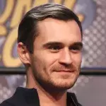 "The White Lotus": Julian Kostov ersetzt Putin-Freund in Staffel drei