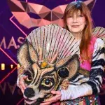 "The Masked Singer": Diese ESC-Legende wurde als Okapi enttarnt