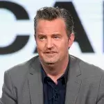 Hat Matthew Perry jetzt schon eine Neue?