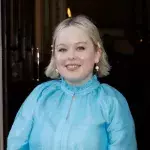 Nicola Coughlan alias Penelope Featherington