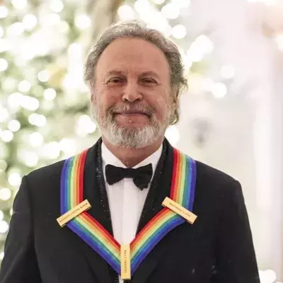 Billy Crystal von Joe Biden für sein Lebenswerk ausgezeichnet