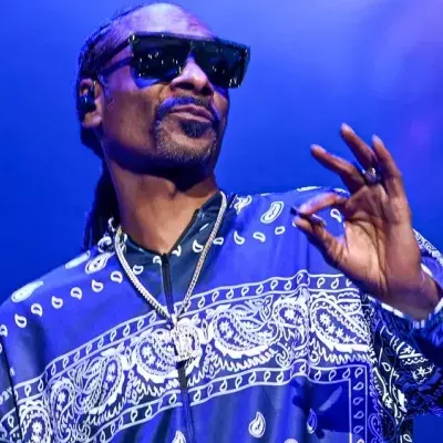 Alles nur ein cleverer PR-Gag: Snoop Dogg konsumiert weiter Marihuana