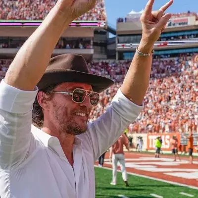 An seinem Geburtstag: Matthew McConaughey peitscht Footballteam zum Sieg