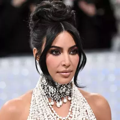 Kim Kardashian: Lagerfelds Katze Choupette setzt zu fauchender Attacke an