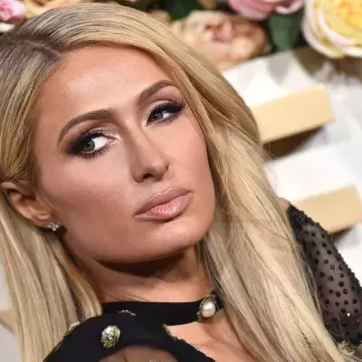 Paris Hilton wehrt sich gegen negative Kommentare über das Aussehen ihres Sohnes