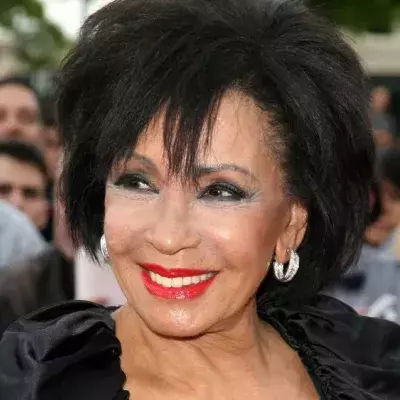 Legendäre Bond-Frau wird mit eigener Briefmarken-Kollektion geehrt