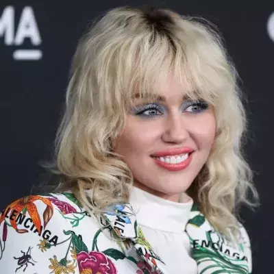 Miley Cyrus blickt in TikTok-Serie auf ihr Leben zurück