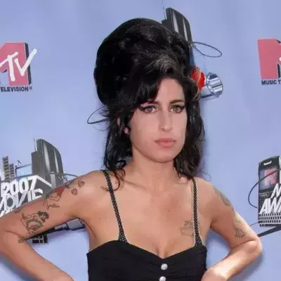 Familie bringt ein Buch über Amy Winehouse heraus