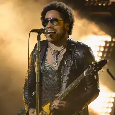 Lenny Kravitz zeigt mit 59 Jahren seinen gestählten Körper
