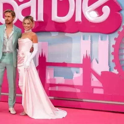 Margot Robbie: Wunderschönes Kleid bei "Barbie"-Premiere (Foto)