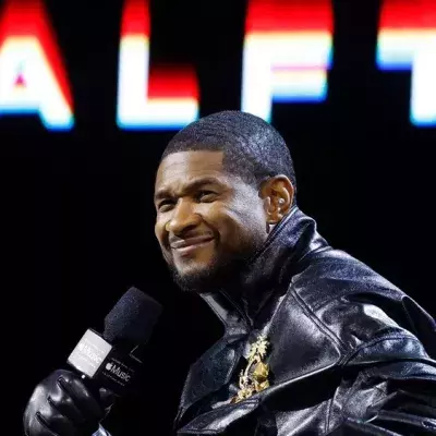 Beim Super Bowl: Usher kommt mit Rollschuhen auf die Bühne
