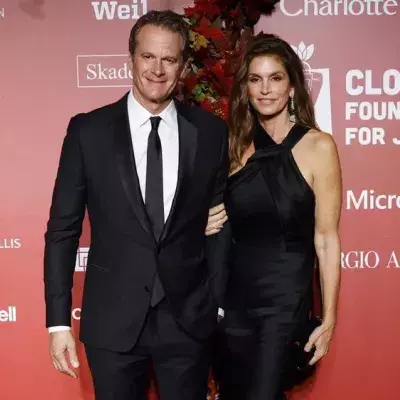 Cindy Crawford erinnert sich an ihre "perfekte Hochzeit" vor 25 Jahren