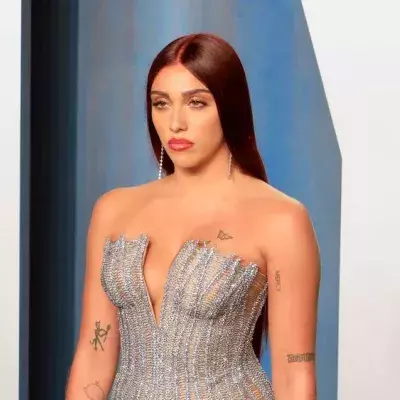 Madonnas Tochter Lourdes Leon räkelt sich in durchsichtigem Catsuit