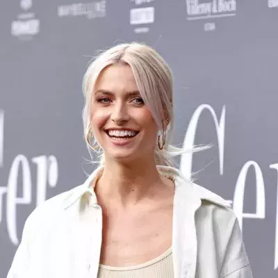 Lena Gercke postet süßes Foto vom Stillen ihres Babys