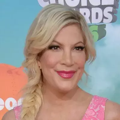 Tori Spelling: Schimmel im Haus machte die Familie krank