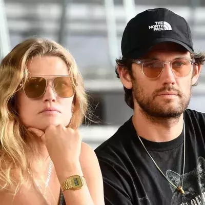Toni Garrn gibt Scheidung von Alex Pettyfer bekannt