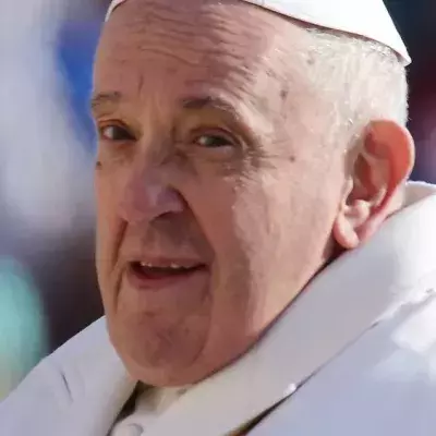 Papst Franziskus liegt mit Atemwegsinfektion im Krankenhaus