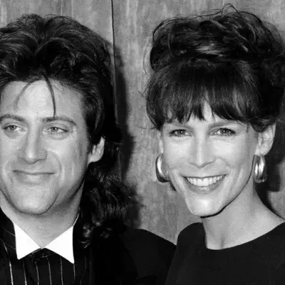 Stars wie Jamie Lee Curtis und Mark Hamill trauern um Richard Lewis