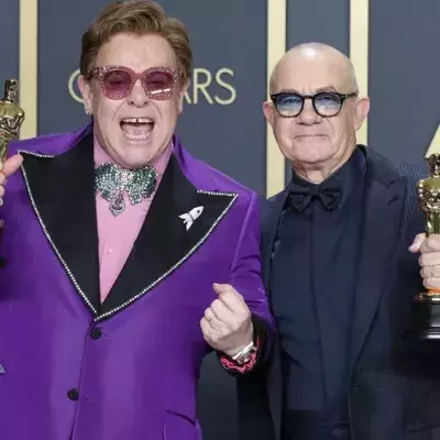 Elton John gewinnt den nächsten großen Preis - aber nicht alleine