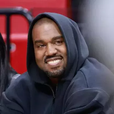 Hat Kanye West wirklich seine Zähne komplett entfernen lassen?