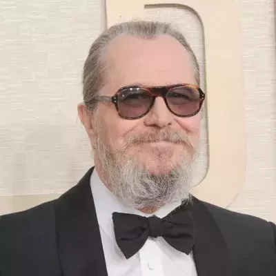 Flechtfrisur und Zottelbart: Gary Oldman kaum wiederzuerkennen